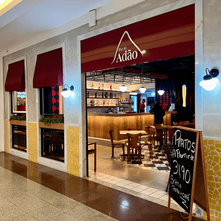 Imagem de interna da loja bar do adão