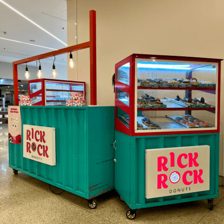 Logo da loja rick rock donuts