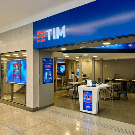 Imagem de interna da loja tim